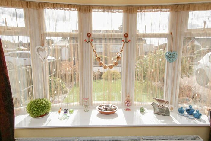 2 Bedroom Semi-Detached Bungalow For Sale In Amberley Rise, Skellow, Doncaster, DN6