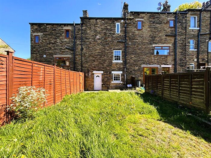 2 Bedroom Terraced House For Sale In Lower Newlands, Brighouse, HD6