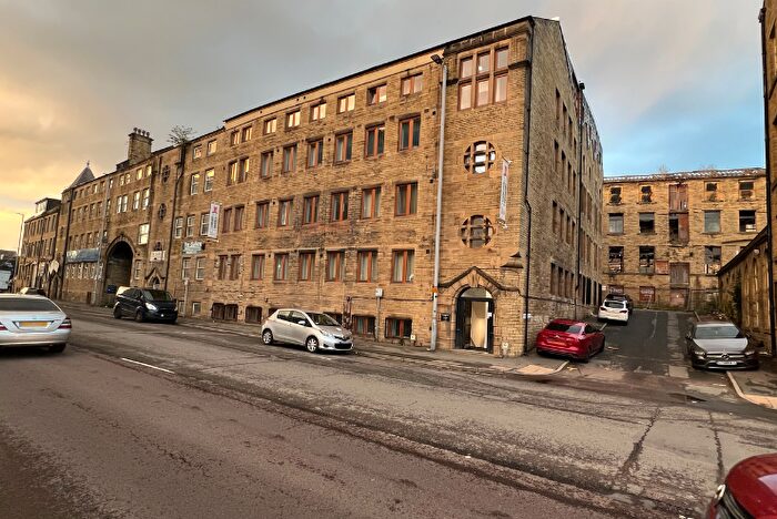 2 Bedroom Apartment For Sale In Thornton Road, Bradford, West Yorkshire, BD1