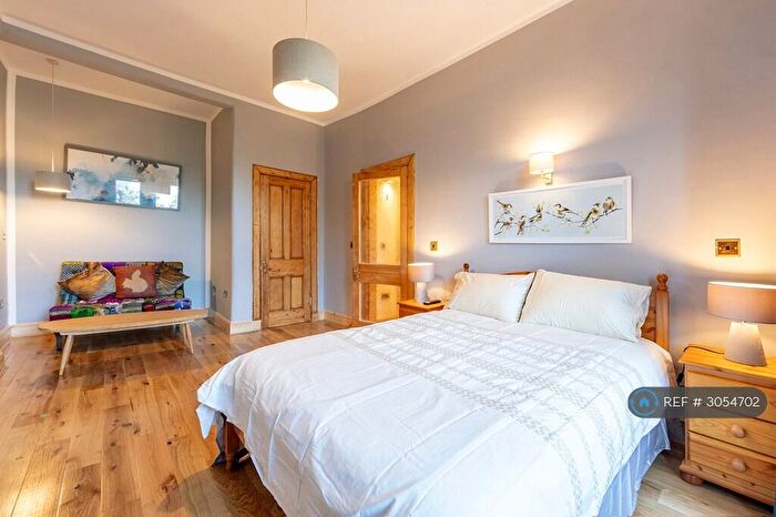 2 Bedroom Flat To Rent In Murieston Terrace, Edinburgh, EH11