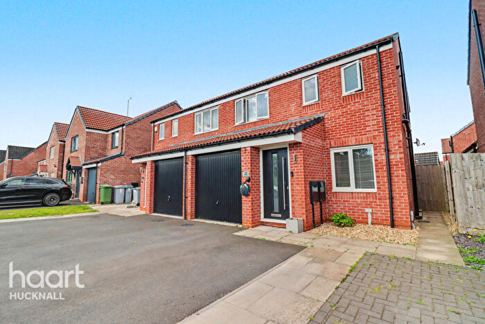 3 Bedroom Semi-Detached House For Sale In Chaffinch Close, Clipstone Village, NG21