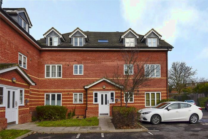 2 Bedroom Flat To Rent In Riverhead Close, Walthamstow, London, E17