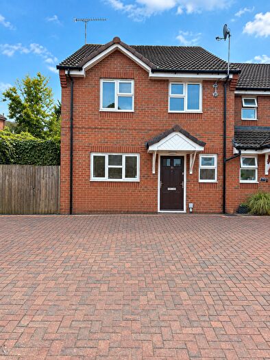 4 Bedroom End Of Terrace House To Rent In Montgomery Drive, Rugby, CV22