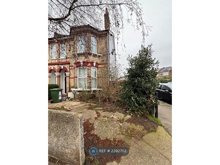 Studio To Rent In Beechfield Road, London, SE6