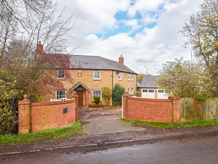 4 Bedroom Detached House For Sale In Banbury Lane, Fosters Booth, NN12