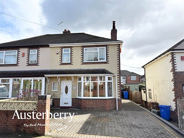 2 Bedroom Semi Detached House For Sale In Central Drive, Blurton, Stoke-On-Trent, ST3