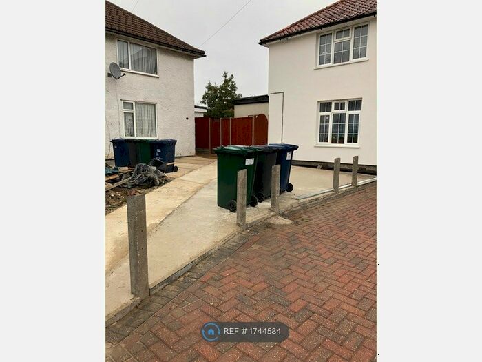 2 Bedroom End Of Terrace House To Rent In Edrick Walk, London, HA8