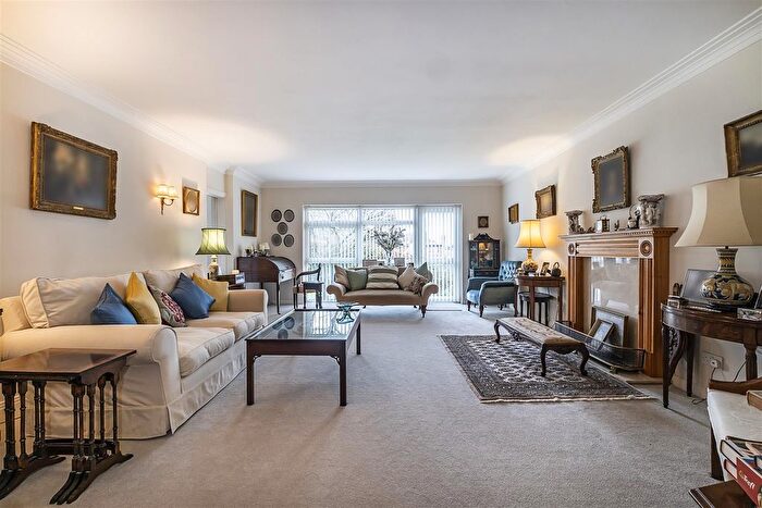 2 Bedroom Flat For Sale In Sunnyside, London, SW19