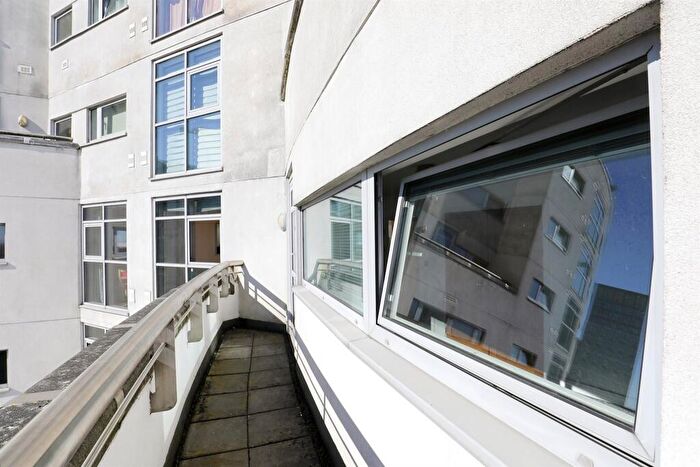 1 Bedroom Apartment For Sale In Bute Terrace, Cardiff, CF10
