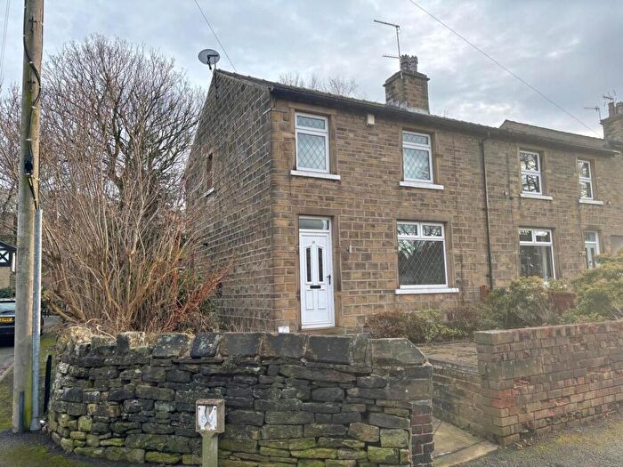 3 Bedroom End Of Terrace House For Sale In Fair Lea Road, Huddersfield, HD4