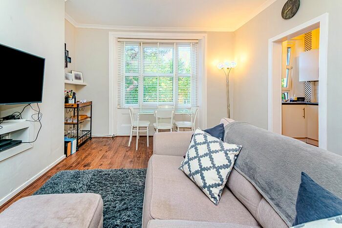 2 Bedroom Flat To Rent In Freelands Road, Bromley, BR1