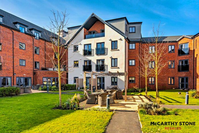 2 Bedroom Apartment For Sale In Balshaw Court Burlington Gardens Leyland, PR25