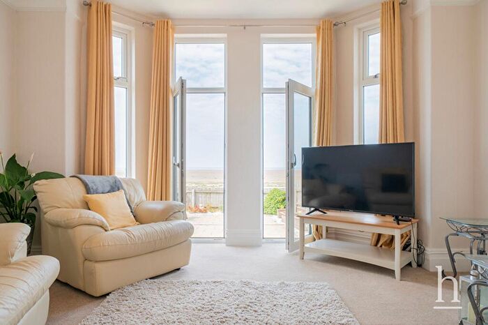 1 Bedroom Flat For Sale In North Parade, Hoylake, CH47