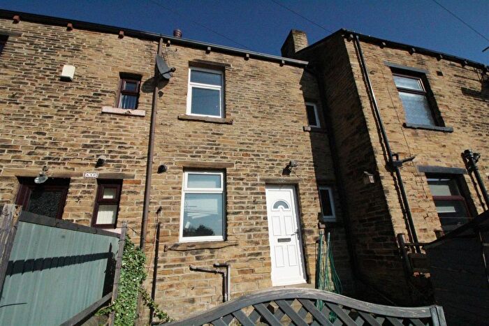 2 Bedroom Terraced House For Sale In Cleckheaton Road, Low Moor, Bradford, BD12