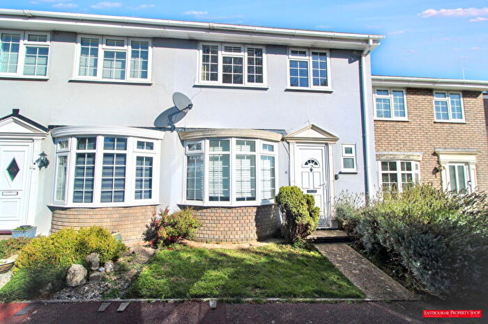 3 Bedroom End Of Terrace House For Sale In Roborough Close, Eastbourne, BN21