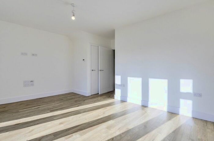 3 Bedroom Semi-Detached House For Sale In The Oaks, Sharnbrook, Bedford, MK44