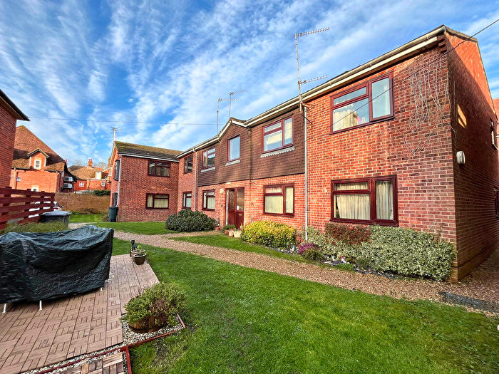 1 Bedroom Flat For Sale In Kimber Close, Newbury, RG14