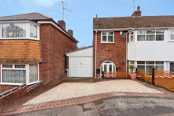 3 Bedroom Semi Detached House For Sale In Conway Avenue, Oldbury, B68