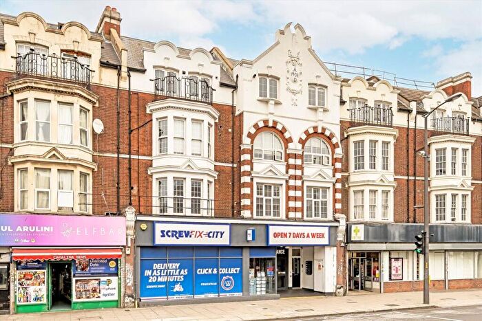2 Bedroom Flat To Rent In Walworth Road, Elephant & Castle, SE17