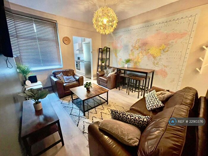 4 Bedroom Terraced House To Rent In Watford Street, Stoke-On-Trent, ST4