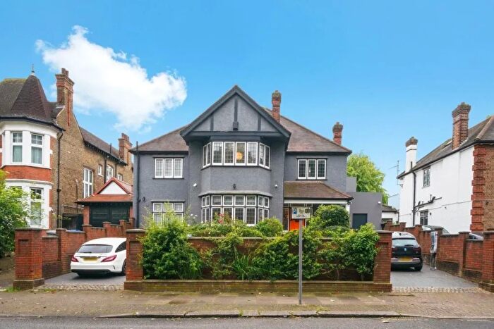 5 Bedroom Detached House To Rent In Brondesbury Park, London, NW2