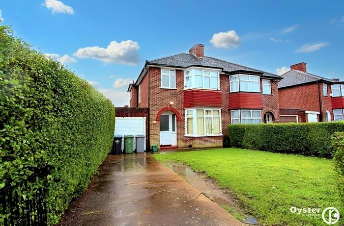 3 Bedroom Semi-Detached House To Rent In Tewkesbury Gardens, London, NW9