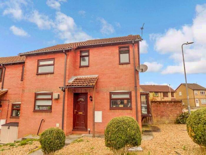 3 Bedroom Property To Rent In Robins Hill, Brackla, Bridgend, CF31