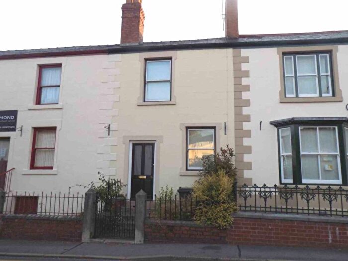 2 Bedroom Town House To Rent In Brynford Street, Holywell, Flintshire, Rd., CH8