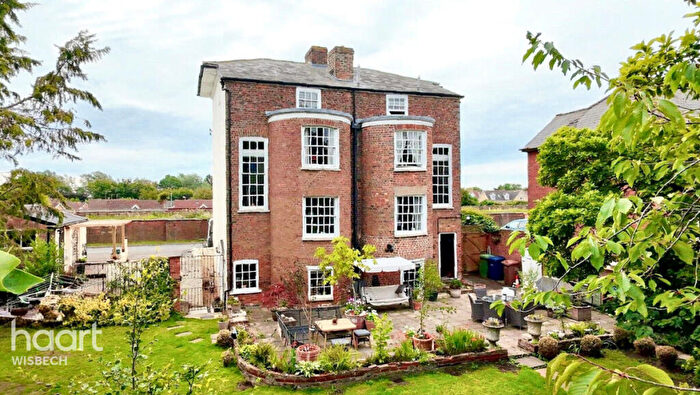 6 Bedroom Detached House For Sale In North Brink, Wisbech, PE13