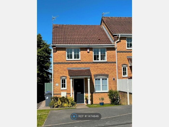 3 Bedroom Semi-Detached House To Rent In Chatsworth Park Avenue, Stoke-On-Trent, Staffordshire., ST4