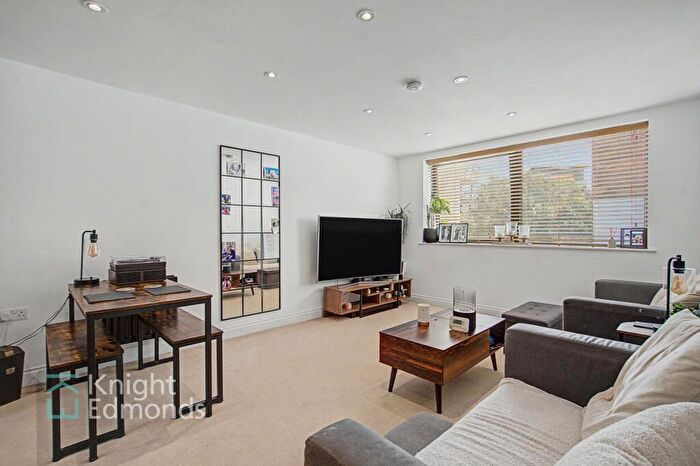 2 Bedroom Flat For Sale In Clifford Way, Maidstone, ME16