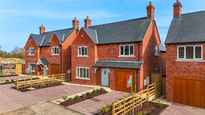 4 Bedroom Detached House For Sale In Long Street, Hanslope, Milton Keynes, MK19