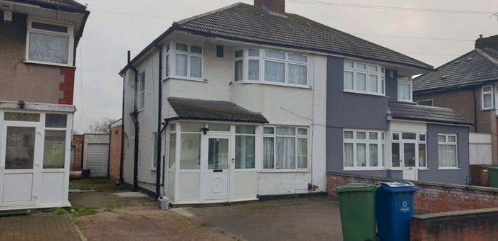 4 Bedroom Semi-Detached House To Rent In Winchester Road, Queensbury, Harrow HA3