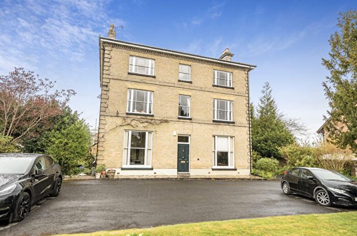 2 Bedroom Flat For Sale In Clifton Road, Winchester, Hampshire, SO22