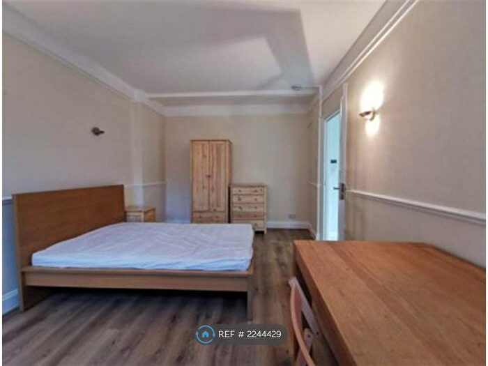 Studio To Rent In Ivor Court, London, NW1