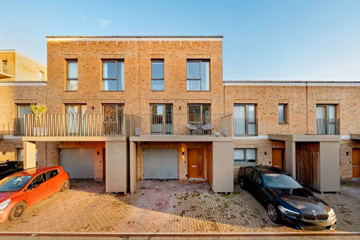4 Bedroom House For Sale In Vinca Mews, Mill Hill East, NW7