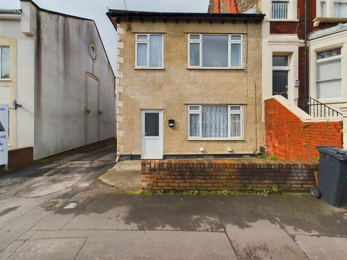 1 Bedroom Flat To Rent In Hanham Road, Bristol, BS15