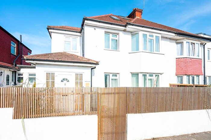 4 Bedroom Flat For Sale In Malden Way, New Malden, KT3