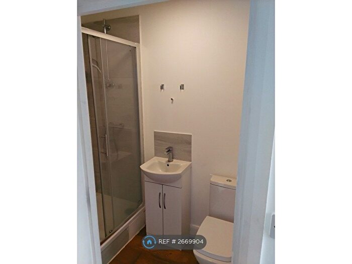 Studio To Rent In North Street, Romford, RM1