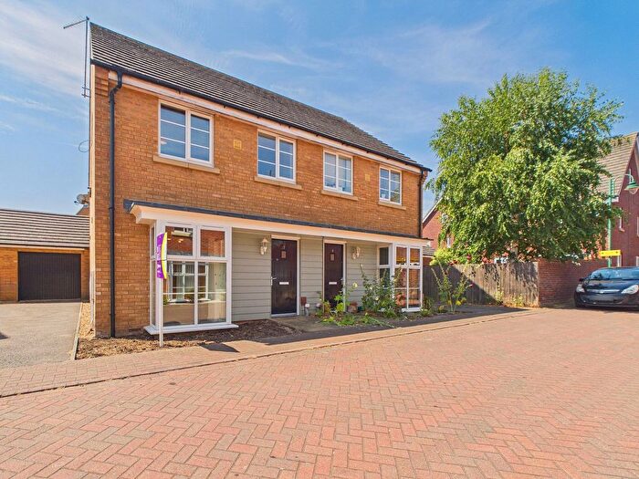 3 Bedroom Semi Detached House To Rent In Stonewort Avenue, Hampton Vale, PE7