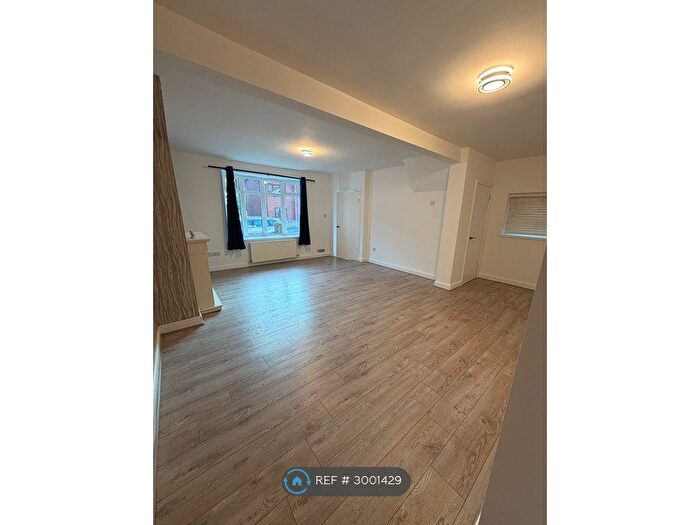 3 Bedroom Semi-Detached House To Rent In Parker St, Walsall, WS3