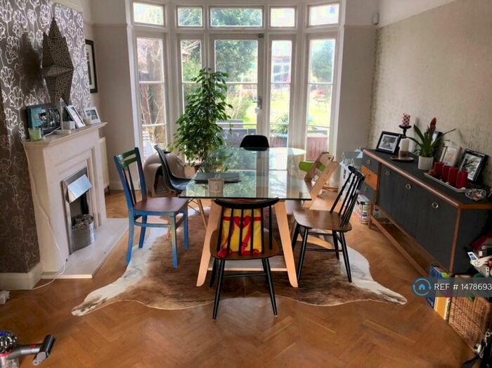 3 Bedroom Semi-Detached House To Rent In Broad Walk, London, SE3