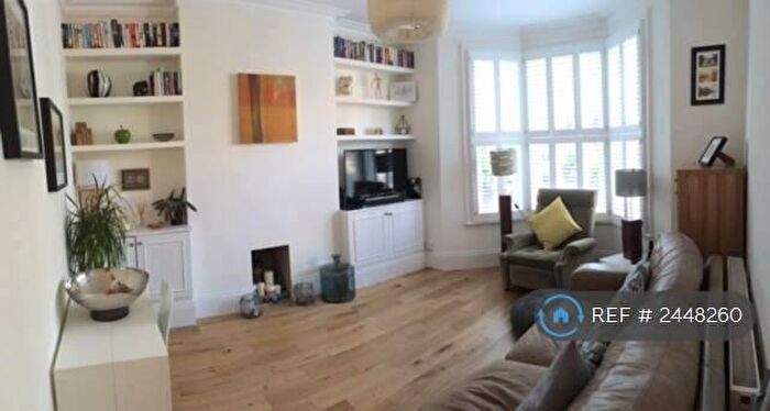 2 Bedroom Flat To Rent In Medley Road, London, NW6
