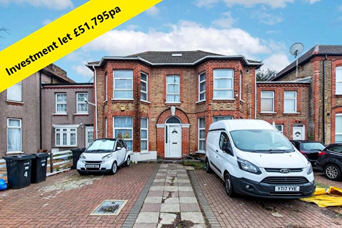 Flat For Sale In Aldborough Road, Ilford, IG3