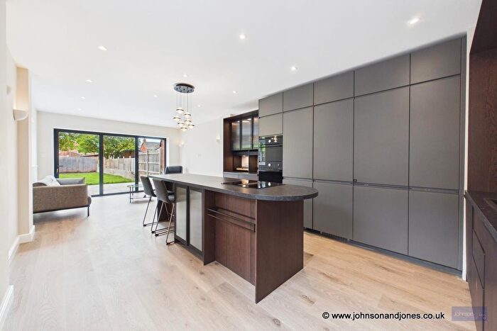 4 Bedroom Semi-Detached House For Sale In Abbey Road, Chertsey, KT16