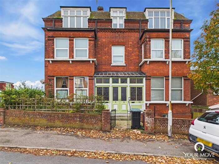 2 Bedroom Flat For Sale In Approach Road, Margate, Kent, CT9