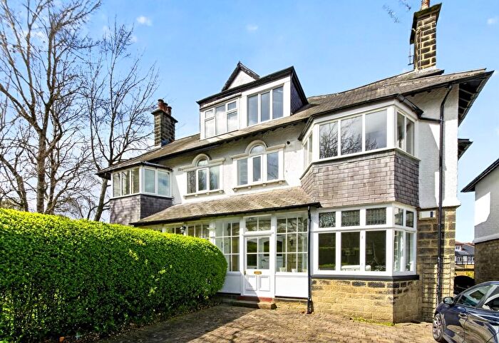 2 Bedroom Flat For Sale In Otley Road, Harrogate, HG2