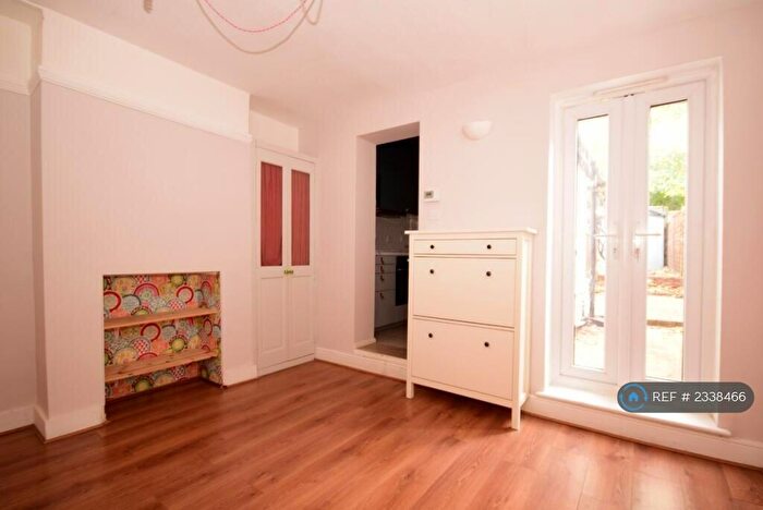 2 Bedroom Terraced House To Rent In St. Peters Street, South Croydon, CR2