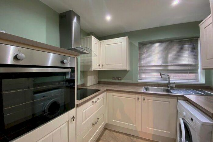 2 Bedroom Flat To Rent In Kenton Road, Newcastle Upon Tyne, NE3