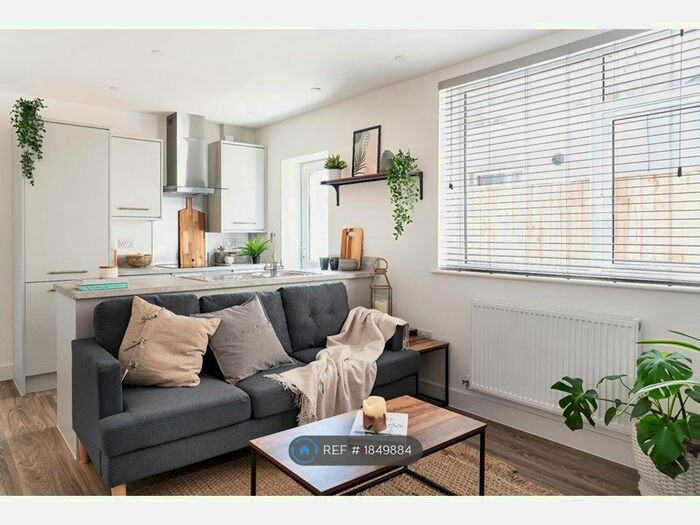 2 Bedroom Flat To Rent In Roath, Cardiff, CF24